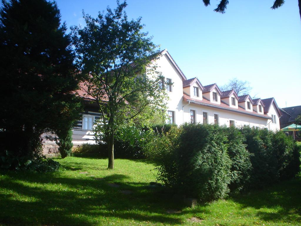 Penzion Pod Vyhlidkou Pecka Exterior photo